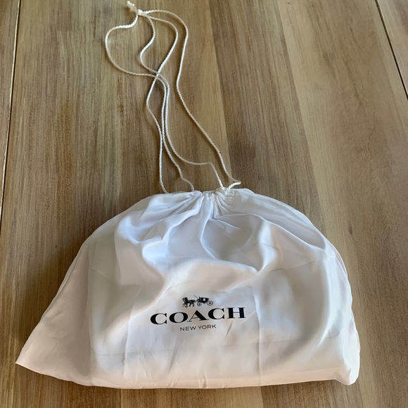 New with tags Coach crossbody chalk white/hot pink - Picture 4 of 5